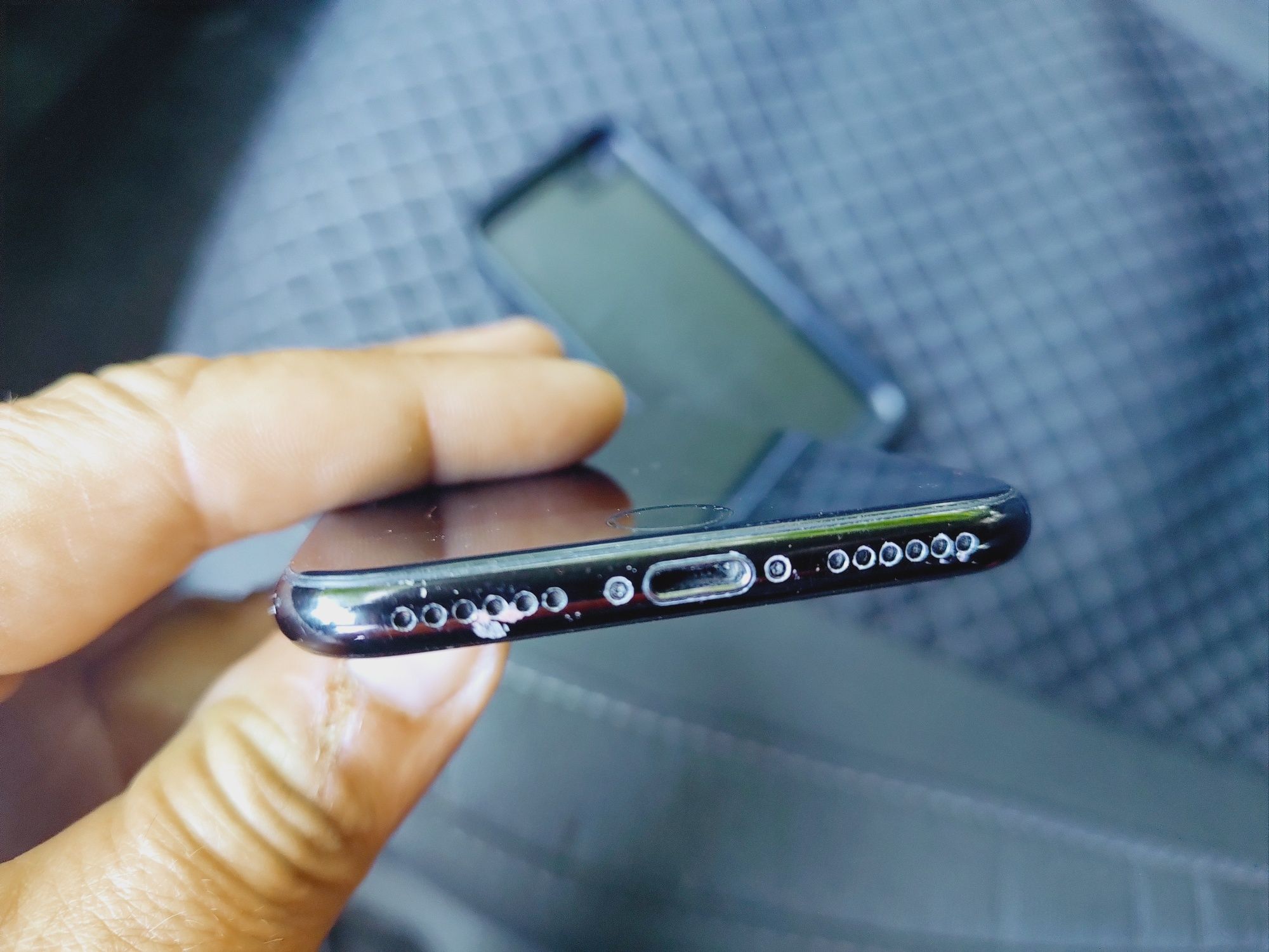 Продам Iphone 7  128мб