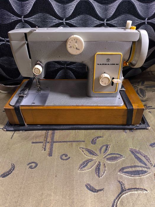 Швейна машинка ЧАЙКА 132 М