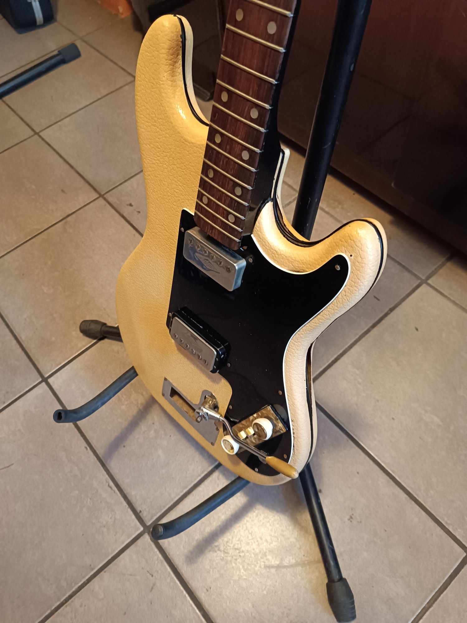 Gitara elektryczna Vintage Hofner 172