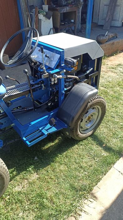 Міні трактор колісний