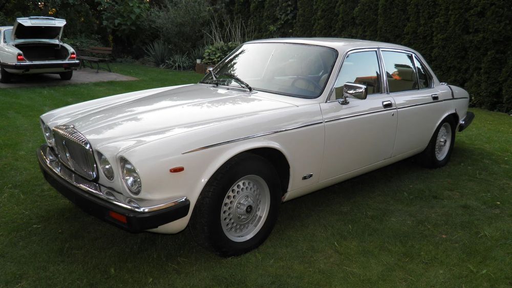Jaguar XJ Jaguar Daimler Double Six 3 Seria 5,3 V12