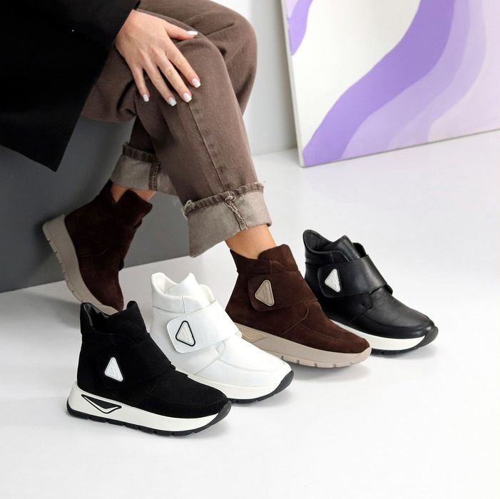 Жіночі шкіряні зимові спортивні черевики в кольорах