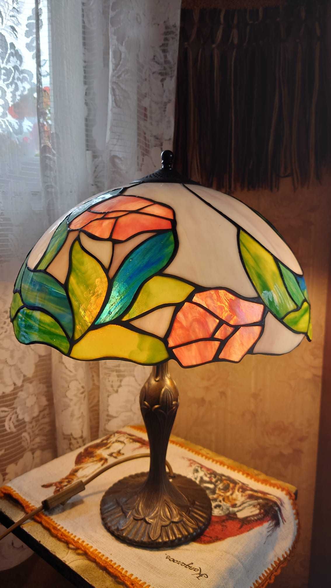 Lampa Tiffany motyw kwiaty