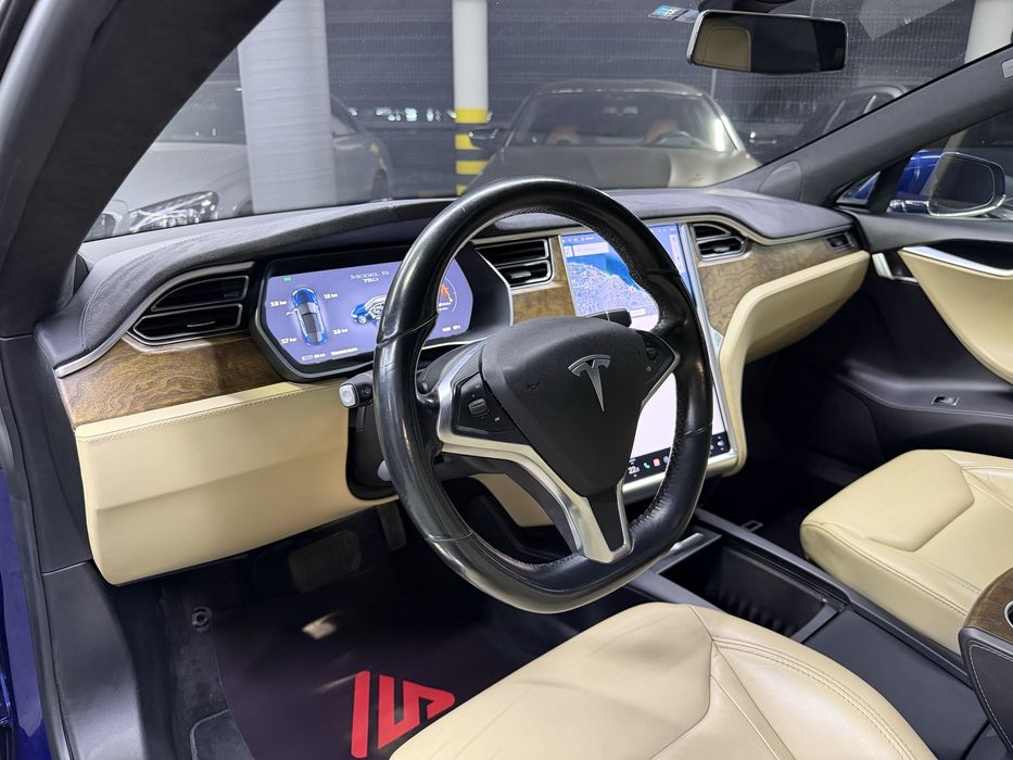 Tesla Model S 75D