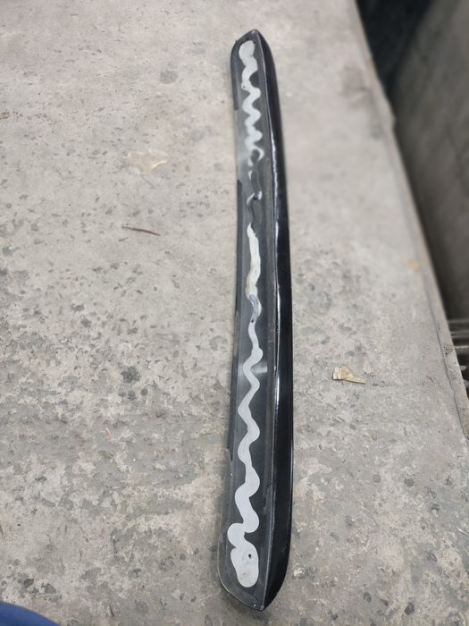 Спойлер на задне скло camry 40