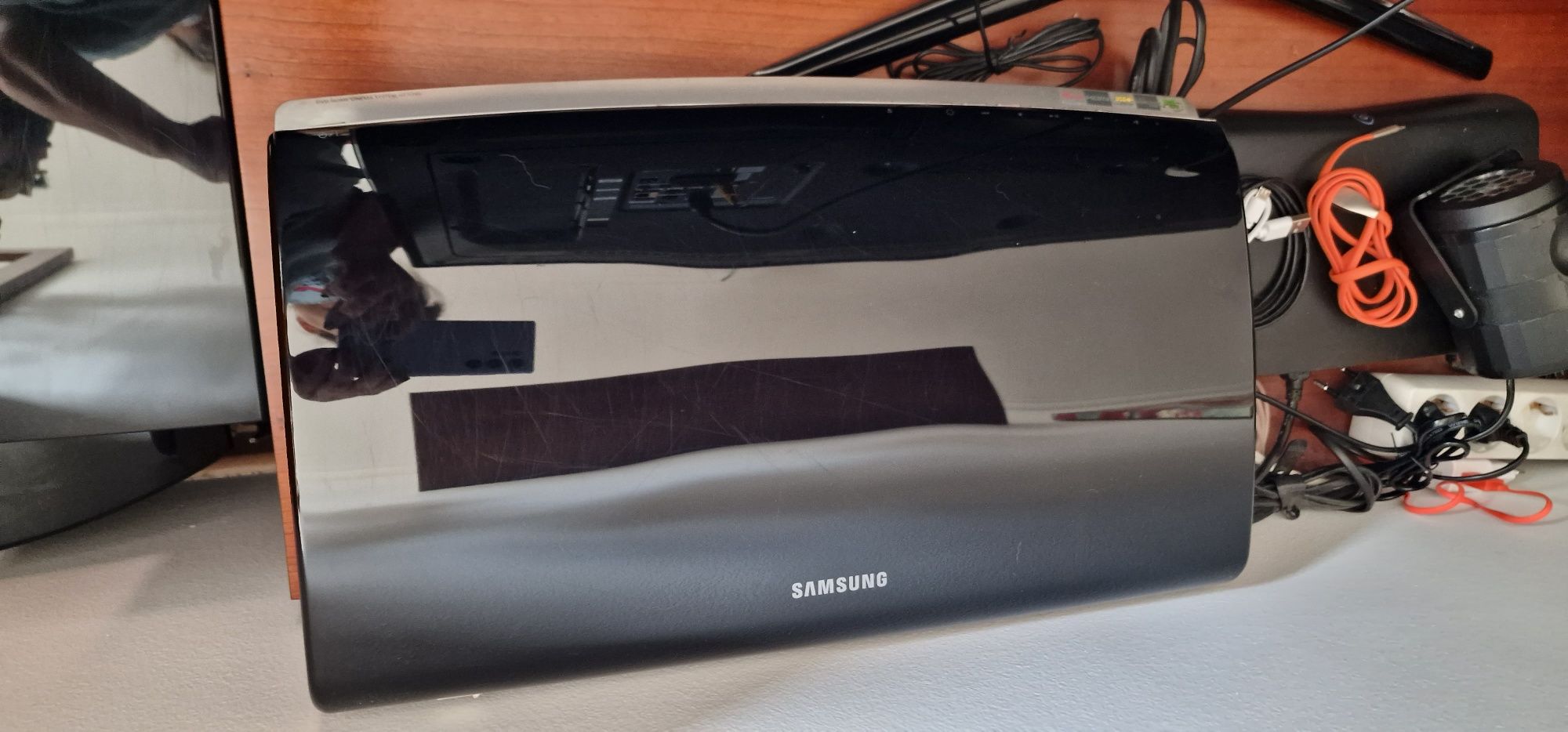 Sistema surround Samsung modelo HT - X250