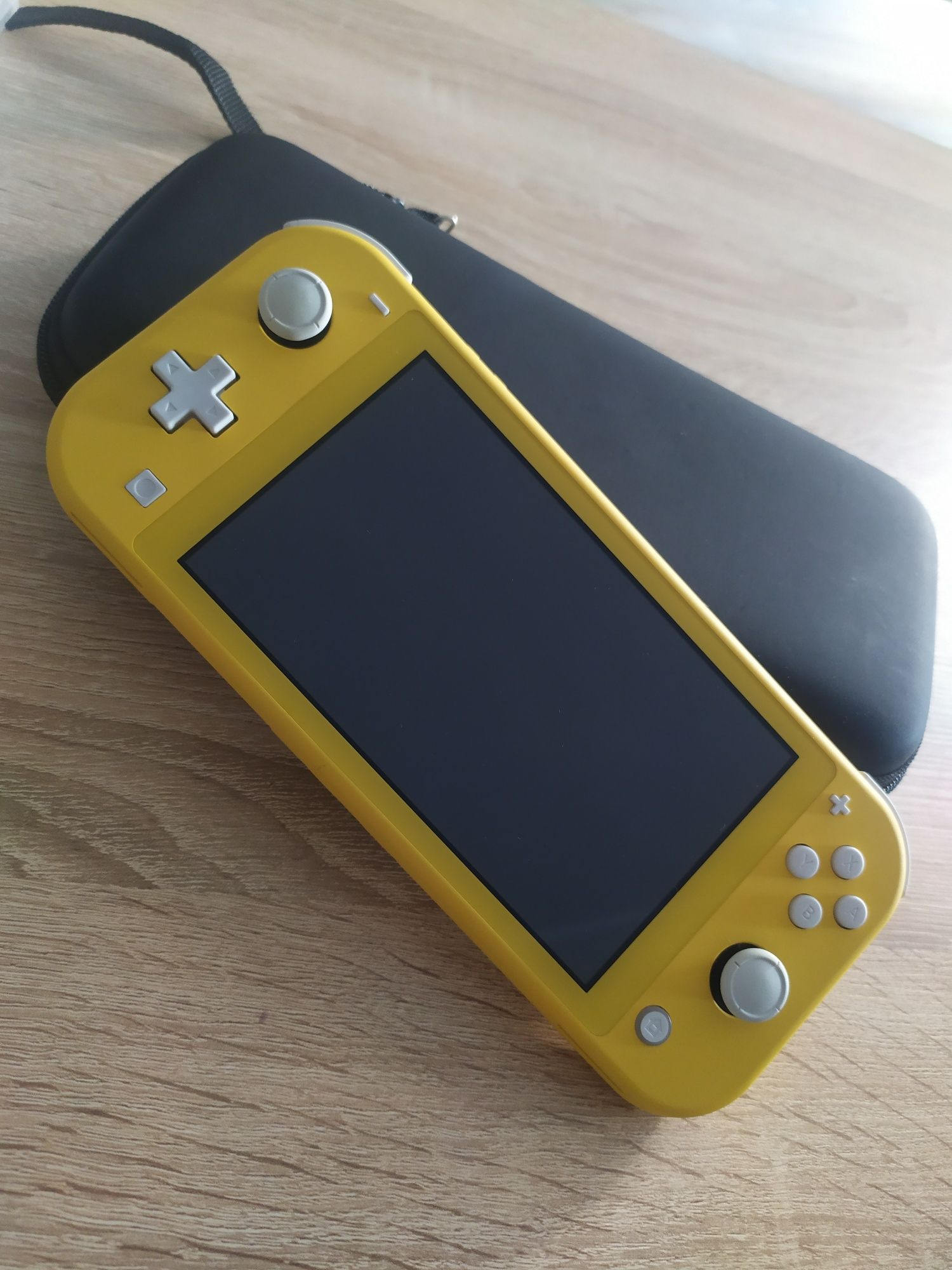 Nintendo Switch Lite gratis gry