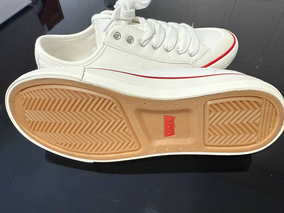 Levi’s Hernandez S – Sapatilhas Brancas, Novas em caixa