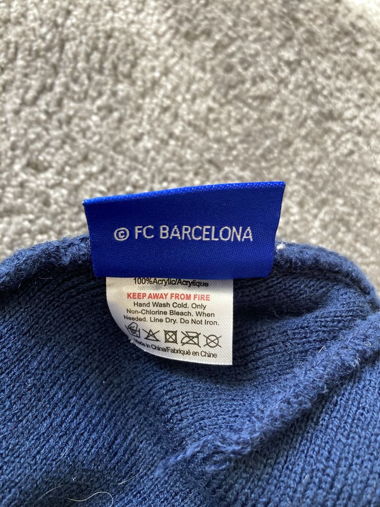 Czapka FC Barcelona z pomponem
