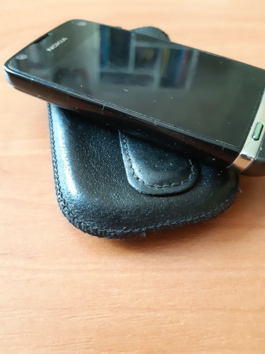 Nokia 311 мобильный телефон б/у, в рабочем состоянии.