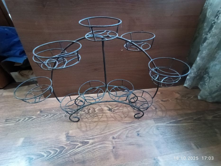 Подставка для цветов, металл, б/у, 2 шт