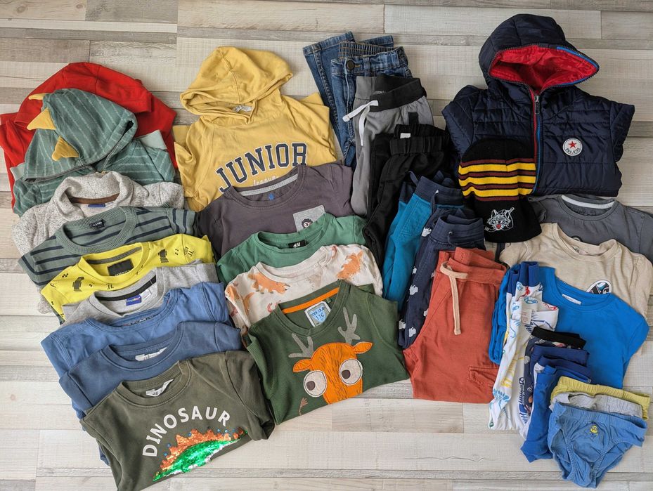 Zestaw chłopiec r.110-116 - spodnie, dresy, bluzki, bluzy, sweter H&M