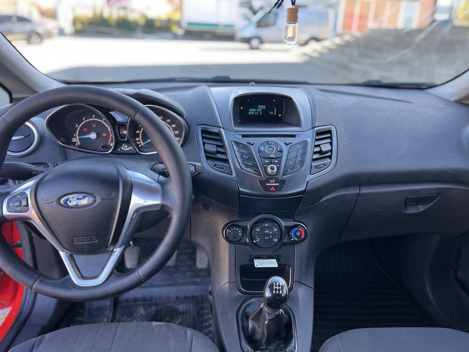 Ford Fiesta mk7 2016рік 1.25бензин