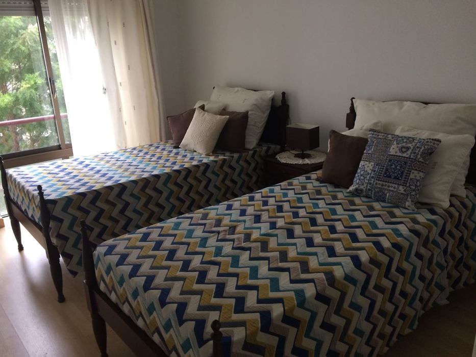 Duas camas de solteiro