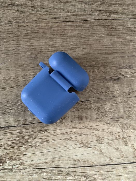 Sprzedam etui do airpodsów