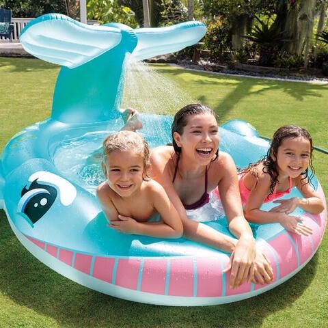 Piscina baleia com jato de agua nova