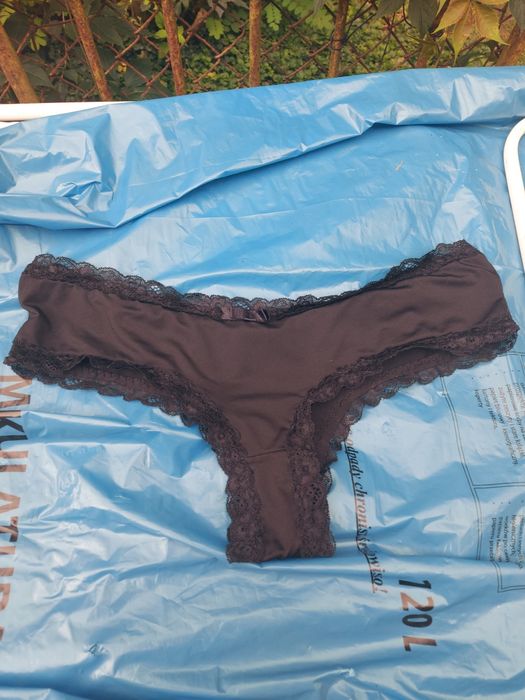 Majtki damskie czarne z koronką rozmiar M/L