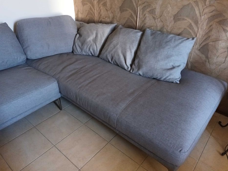 Sofá com chaise longue