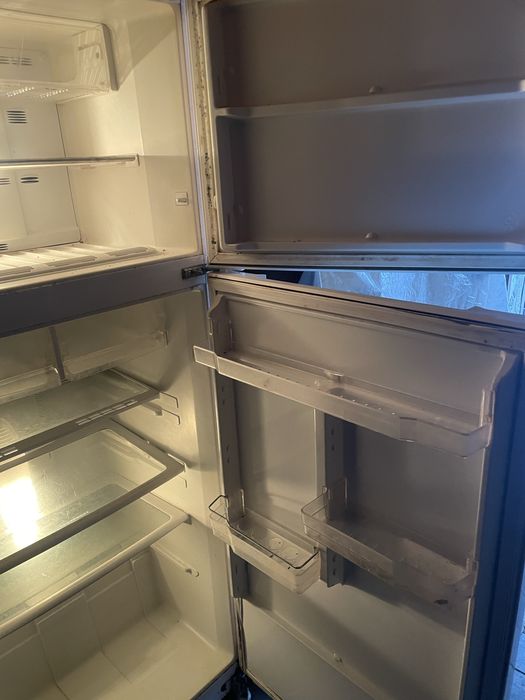 Продам большой семейный холодильник в хорошем состоянии