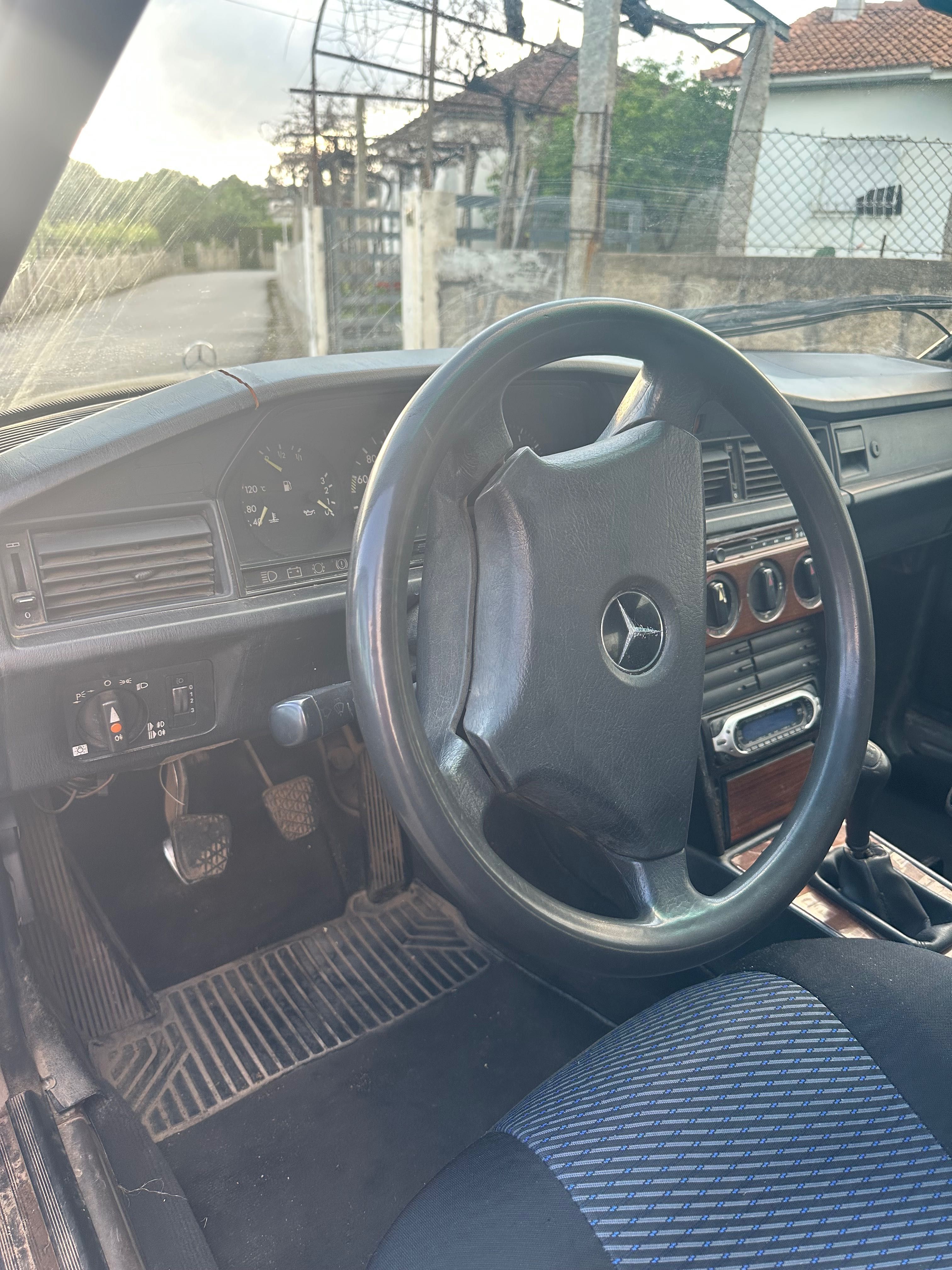 Mercedes-Benz 190 D Limousine (201)