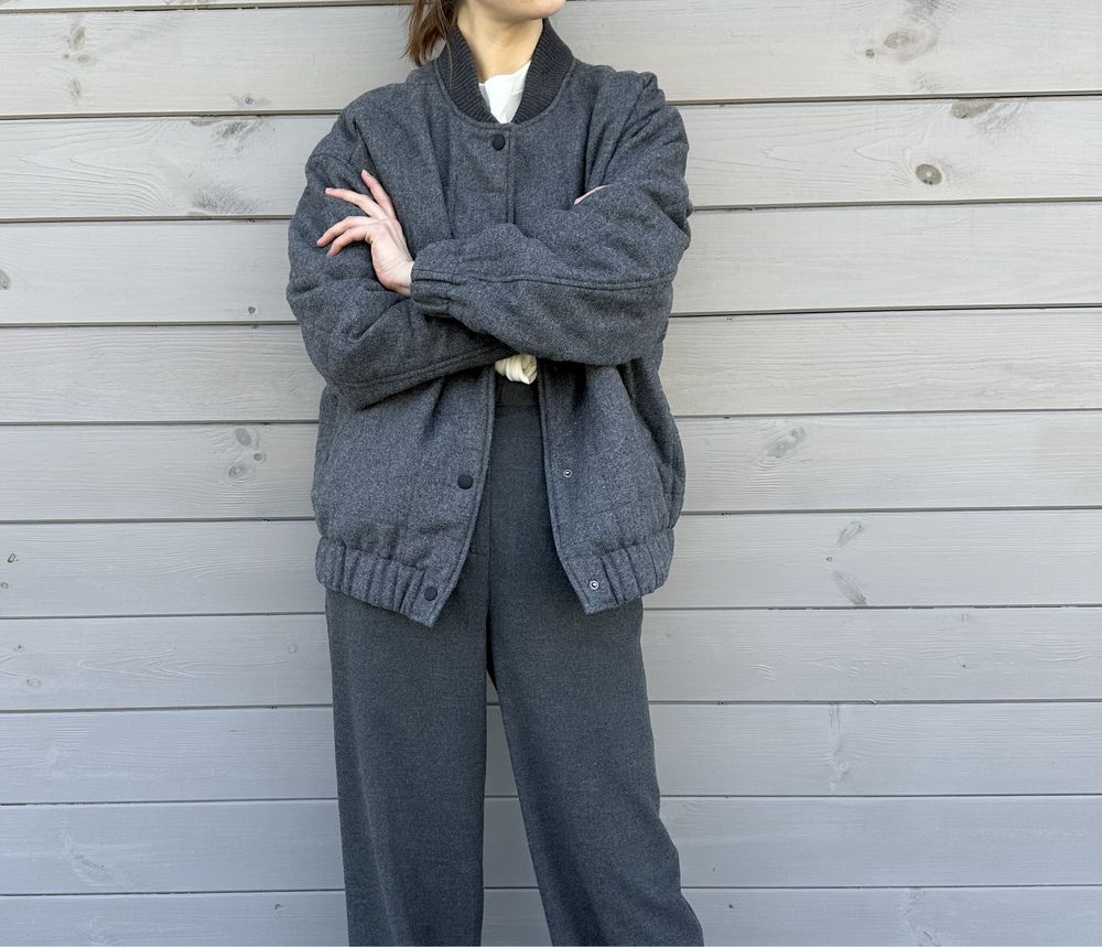 Куртка сіра  zara  must have