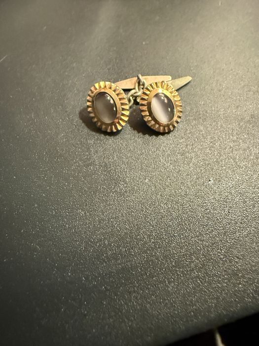Vende se botoes de punho