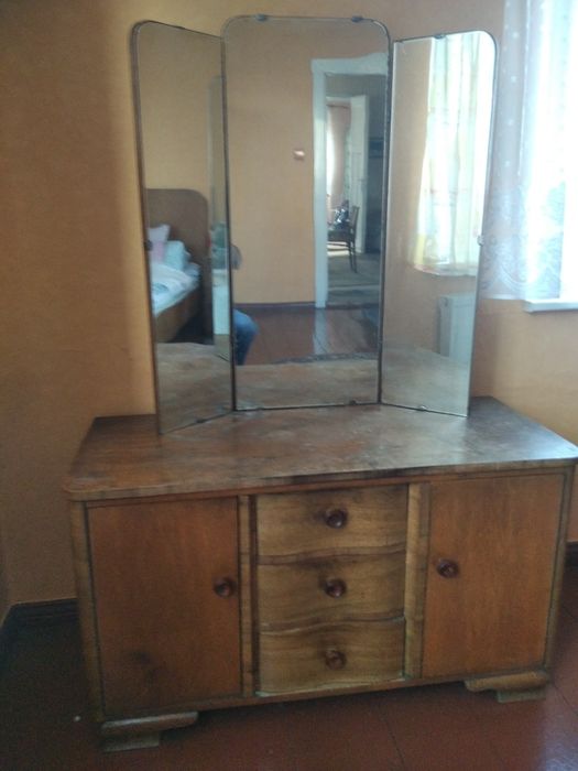 Toaletka z 3 lustrami