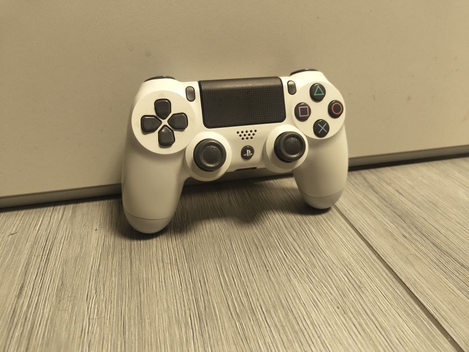 Pad do ps4 marki sony
