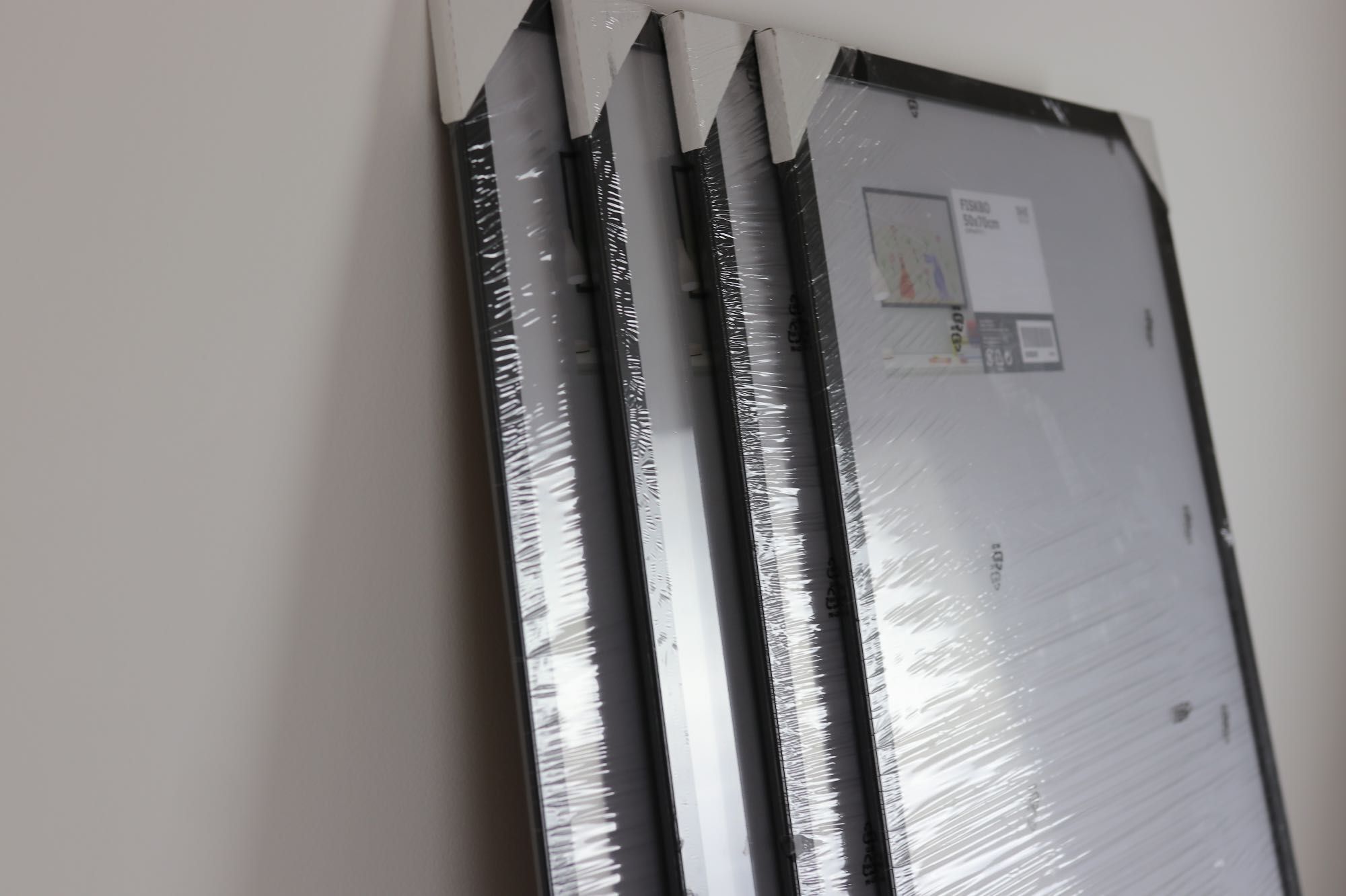 Molduras Pretas IKEA FISKBO Novas 50x70cm