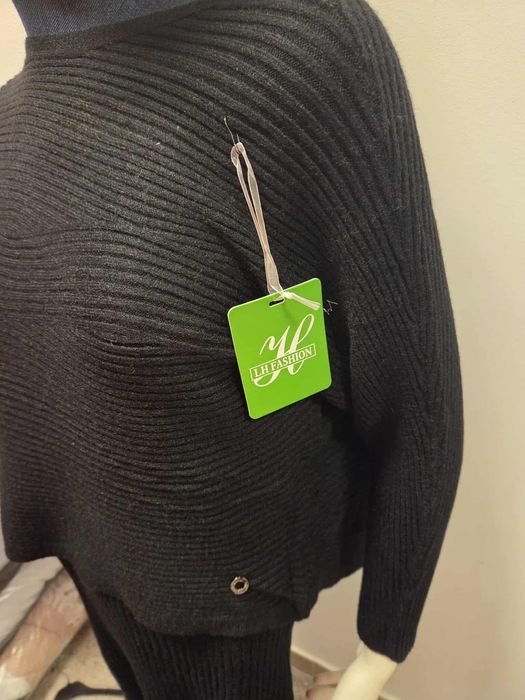 Damski Komplet Dzianinowy Sukienka i Sweter Czarny   S M