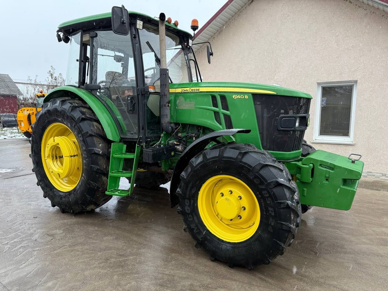 Трактор John Deere