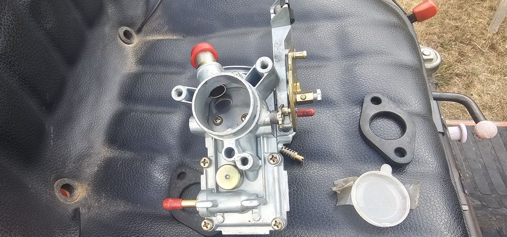 Carburador novo renault 4L e bomba de gasolina nova