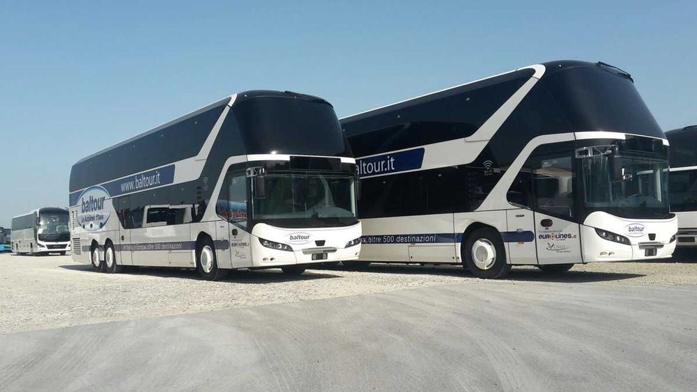 ТОВ з ліцензією на перевезення пасажирів автобусом та буси 8+1