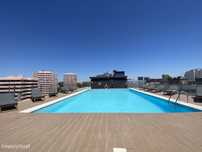 T2+1 com piscina e parqueamento , próximo da estação de Laranjeiras