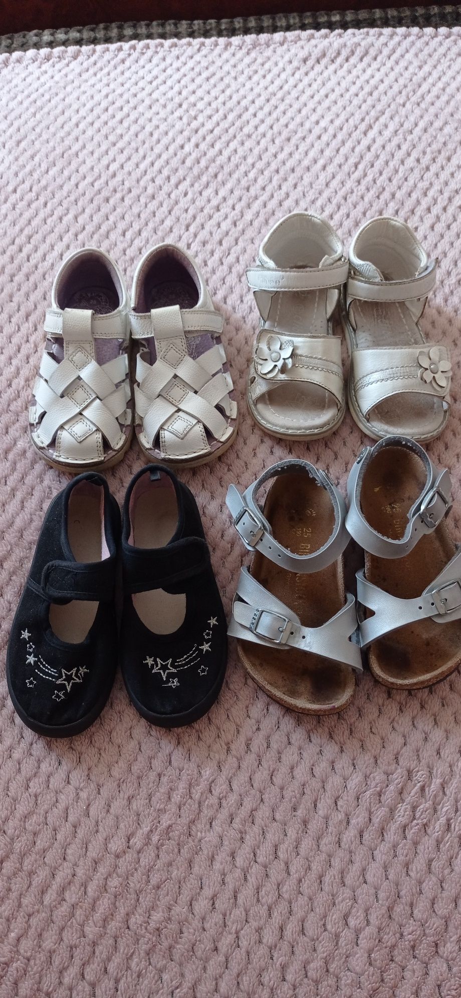 Дитяче взуття. Босоножки, сандалі,тапочки, крокси,красовки.