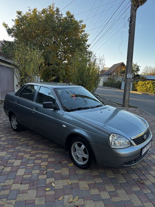 Lada Priora 2011 2170 люкс комплектация