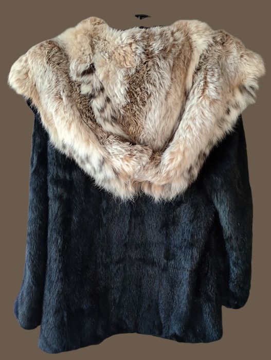 Дл 78см, в груди 108см. Норковая шуба с рысью. Полушубок