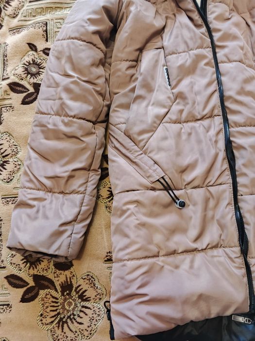 Пальто зимове на дівчинку 10-12 років