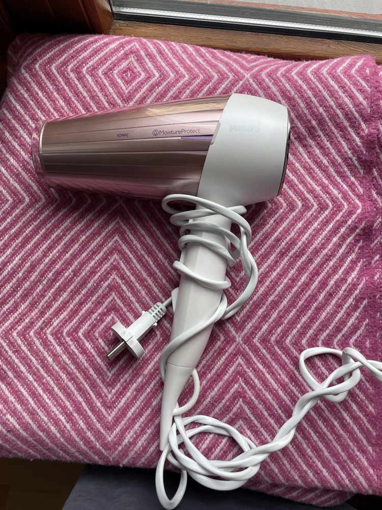 Фен Philips HP8280/03 MoistureProtect
