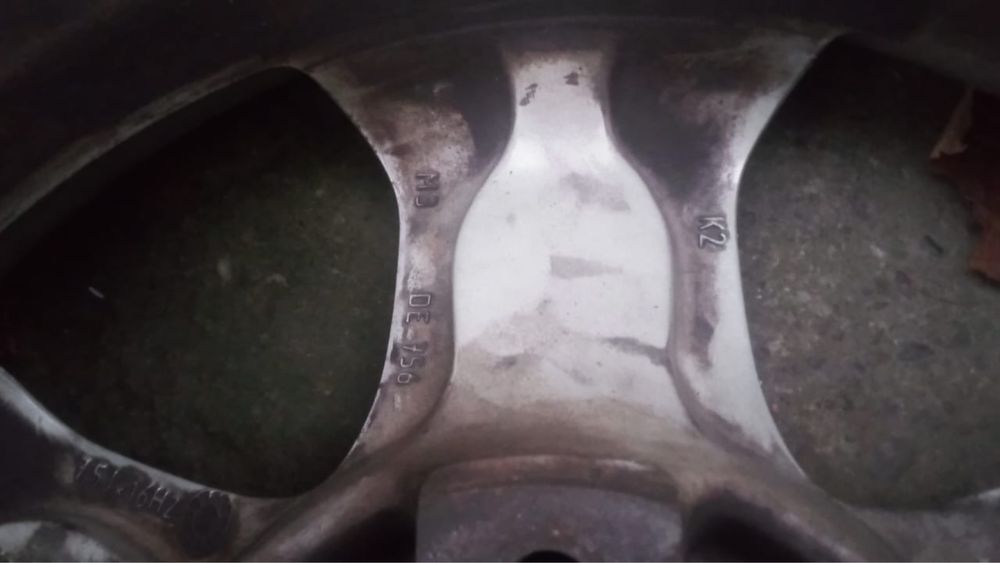 Терміново Смішна ціна Продам диски з колесами 225 60 16 зимні