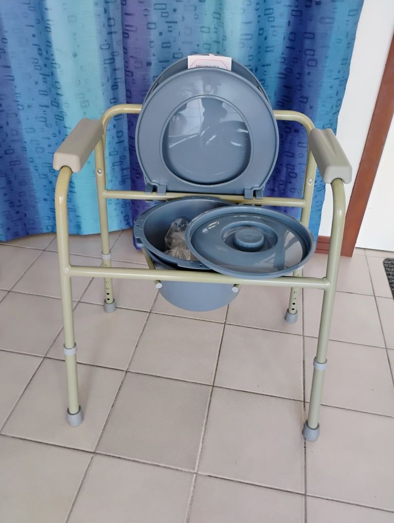 Cadeira sanitária