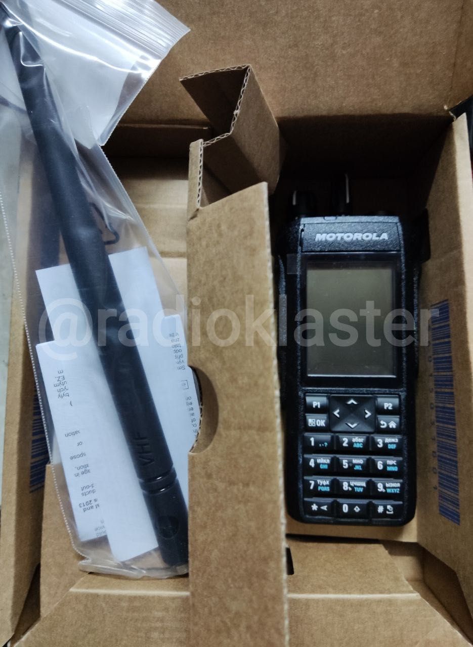 Motorola R7 VHF FKP радіостанція портативна, оригінал.
