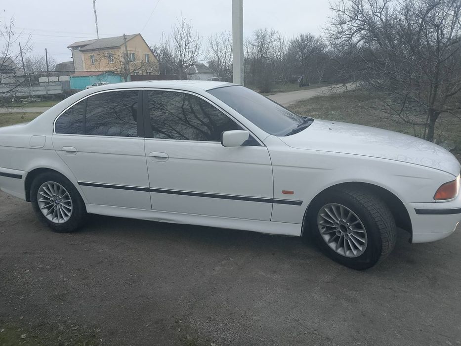 Продам гарну BMW E39