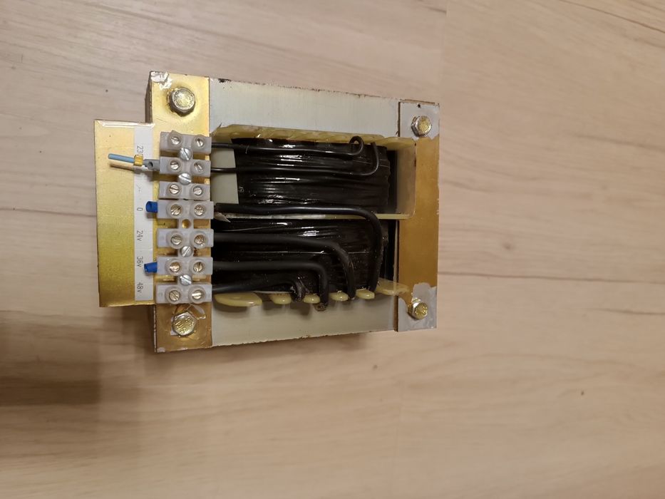 Transformator sieciowy jednorazowy 700va