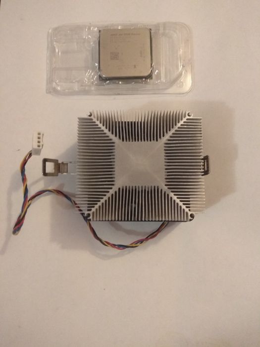 Процессор AMD A6 3500,  Fm1, 3 ядра, 2,1 ггц+ охлаждение