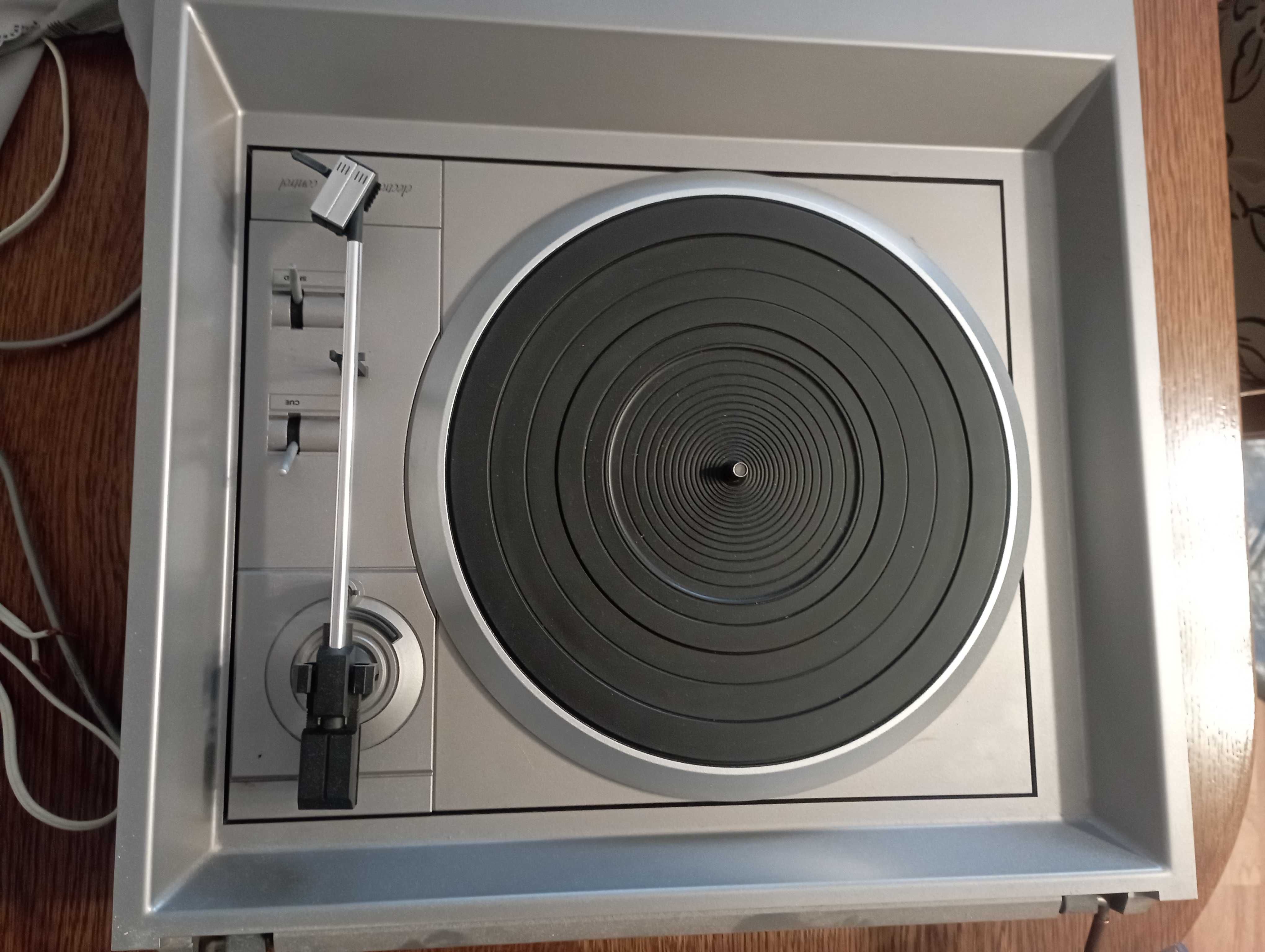 Gramofon Philips D 5520