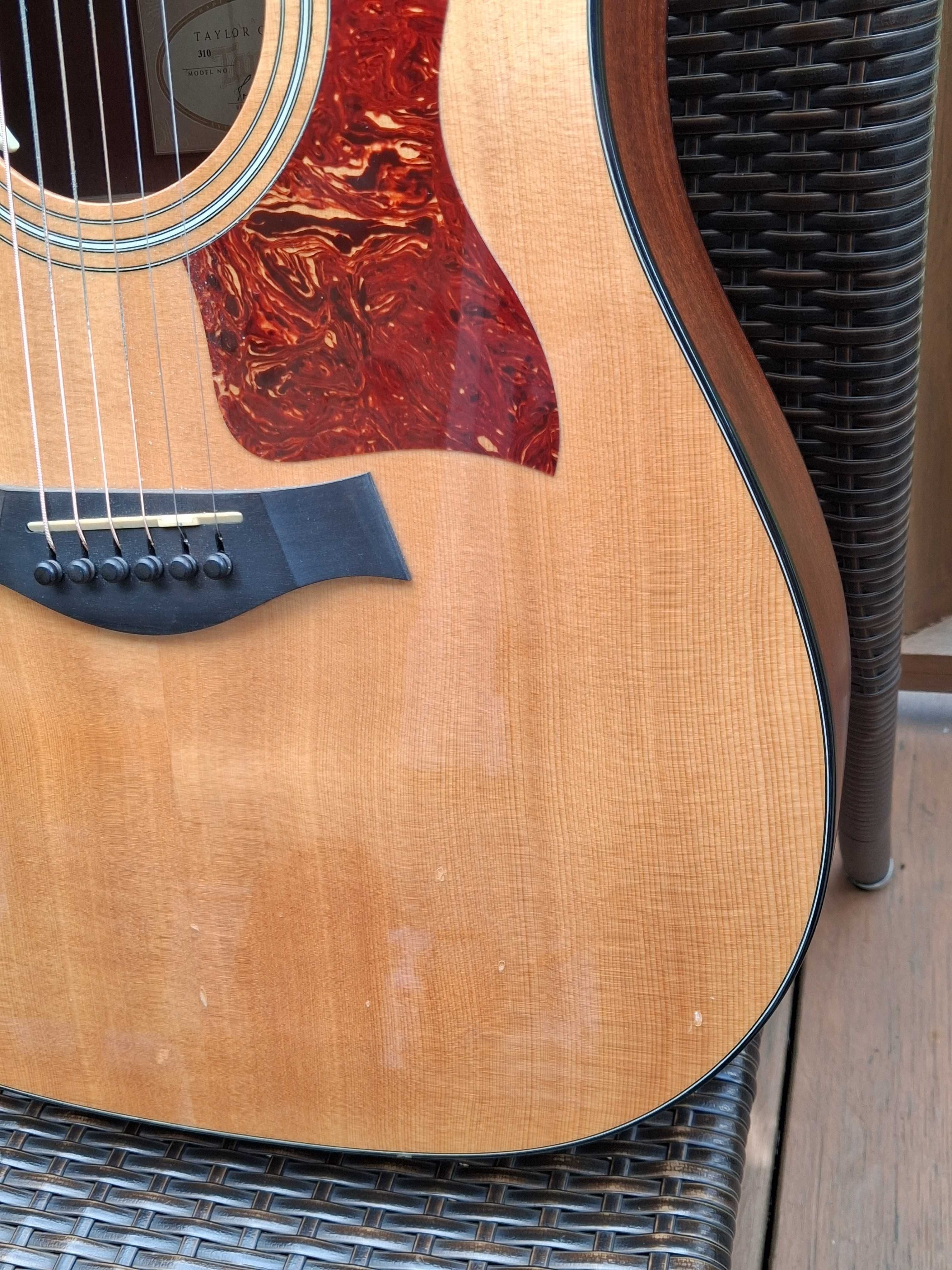 Gitara Taylor 310