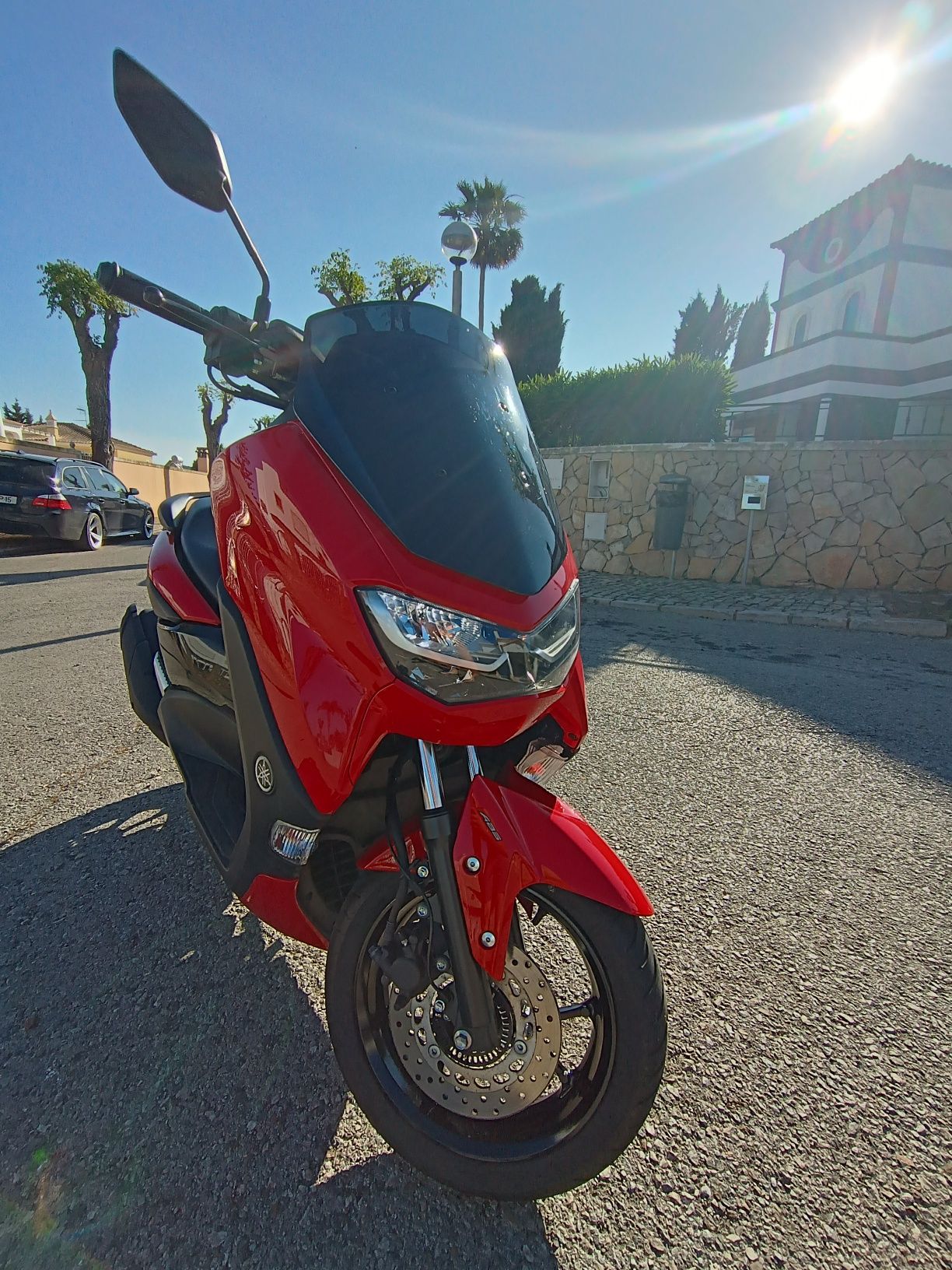 N-Max 125Cc vermelho brilhante