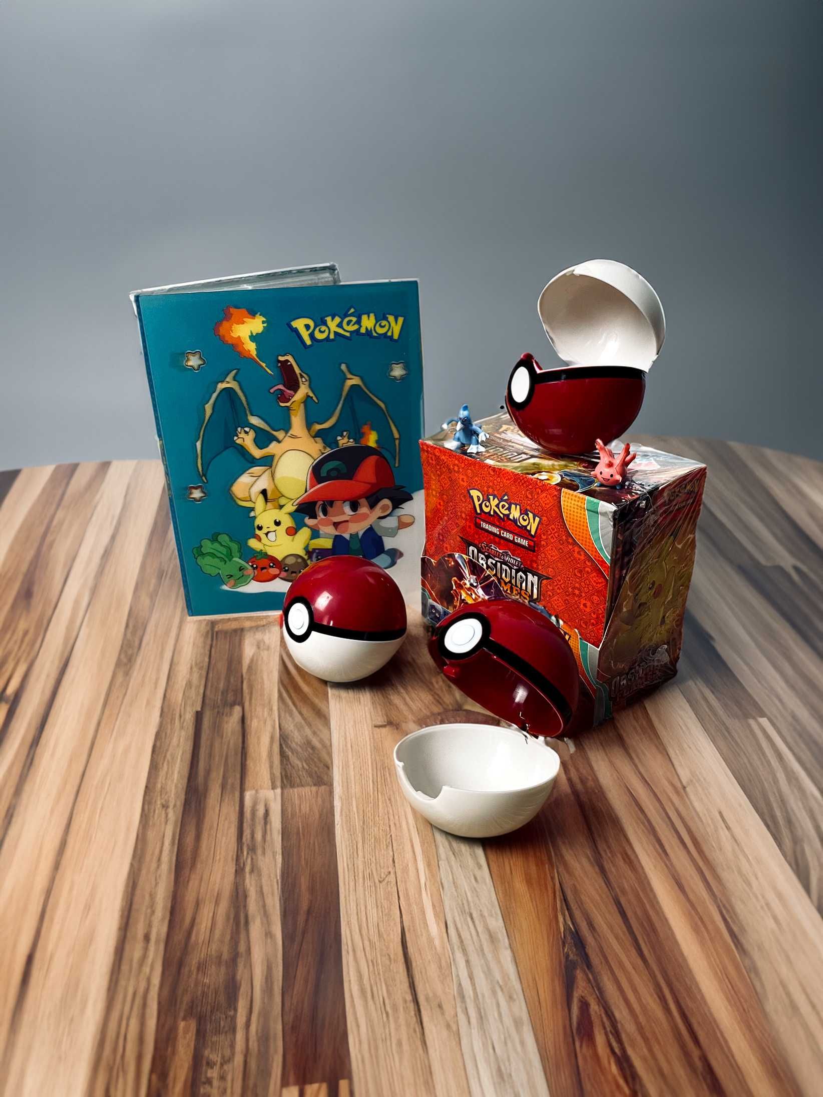 Album Karty OTWIERANY Pokeball PIKACHU Gratis