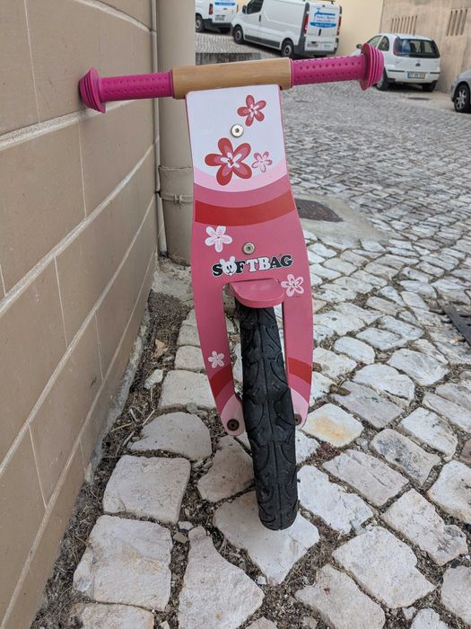 Bicicleta de equilíbrio em madeira